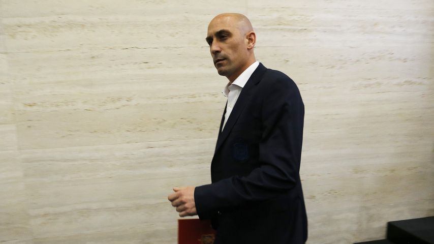 Sorge um Mutter: Alle Infos zu Luis Rubiales' Kuss-Eklat!