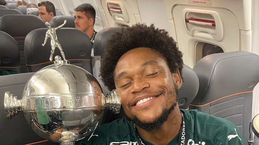 Luiz Adriano, Fußballer