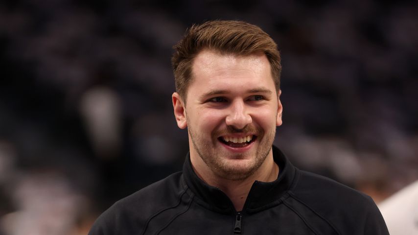 Pikante Geräusche mitten in Pressekonferenz von Luka Dončić!