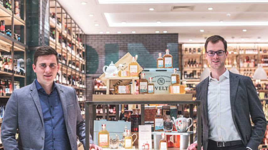 Lukas Passia und Vincent Efferoth  von Noveltea