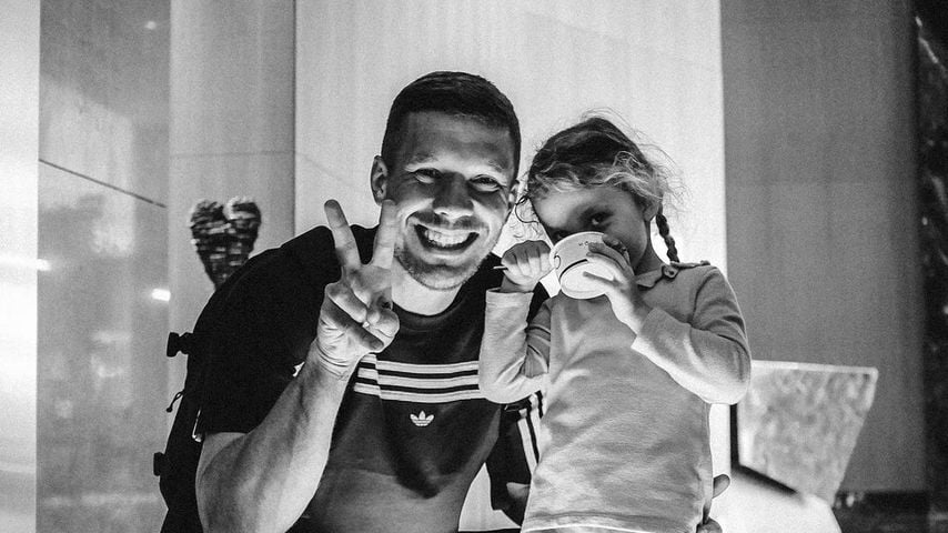Nicht zensiert: Lukas Podolski teilt Bild mit seiner Tochter