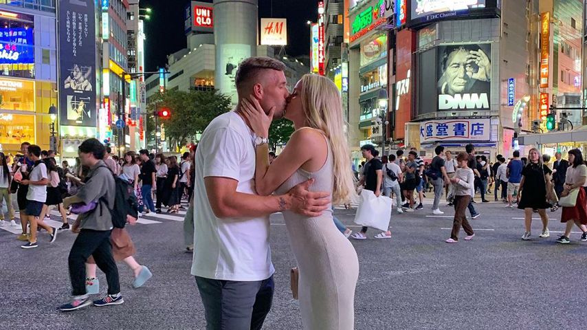 Lukas Podolski und seine Frau Monika in Tokio