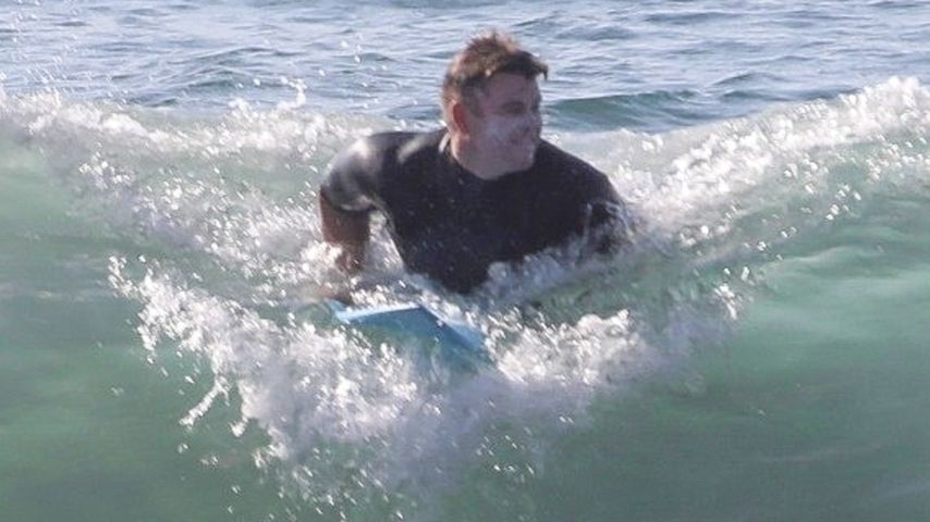 Luke Hemsworth beim Surfen in Malibu im November 2019