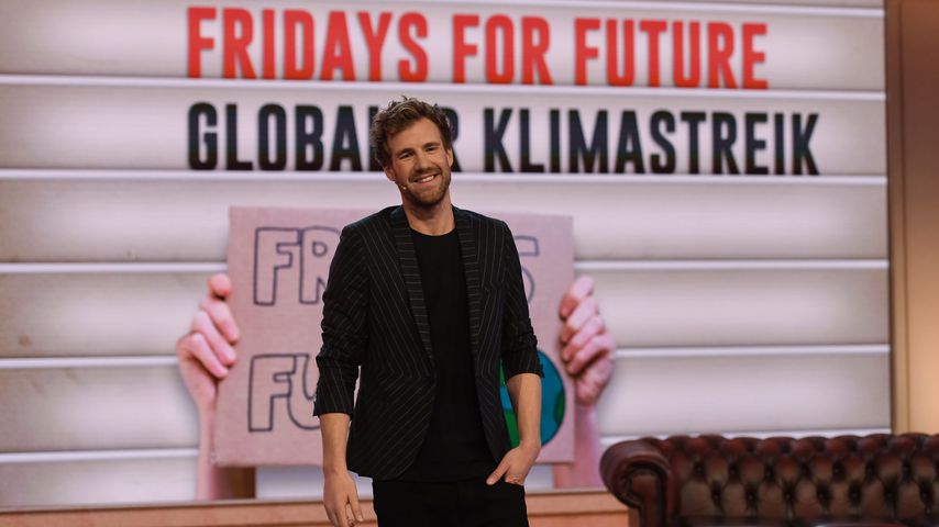 Luke Mockridge, Moderator