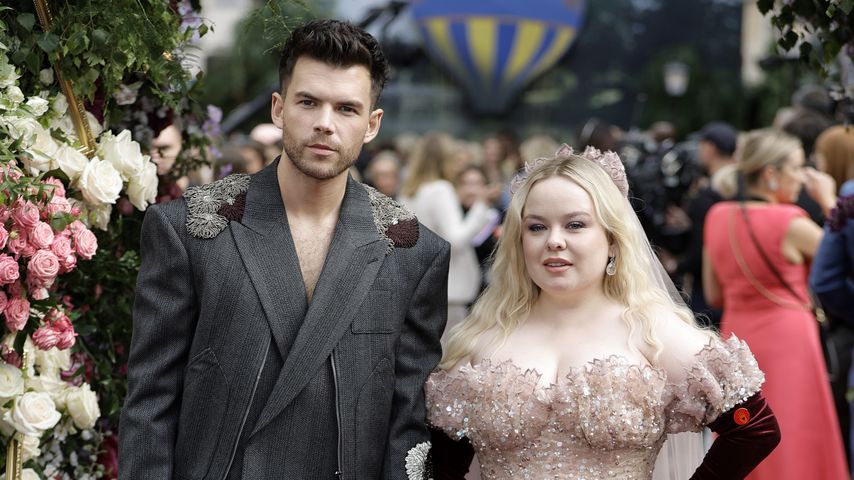 Luke Newton und Nicola Coughlan, Juni 2024