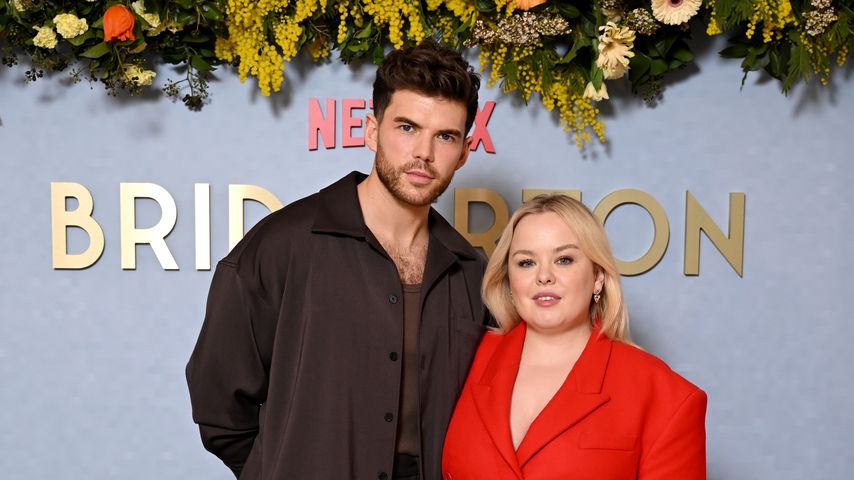 "Bridgerton"-Sex: Nicola Coughlan und Luke zerstörten Möbel