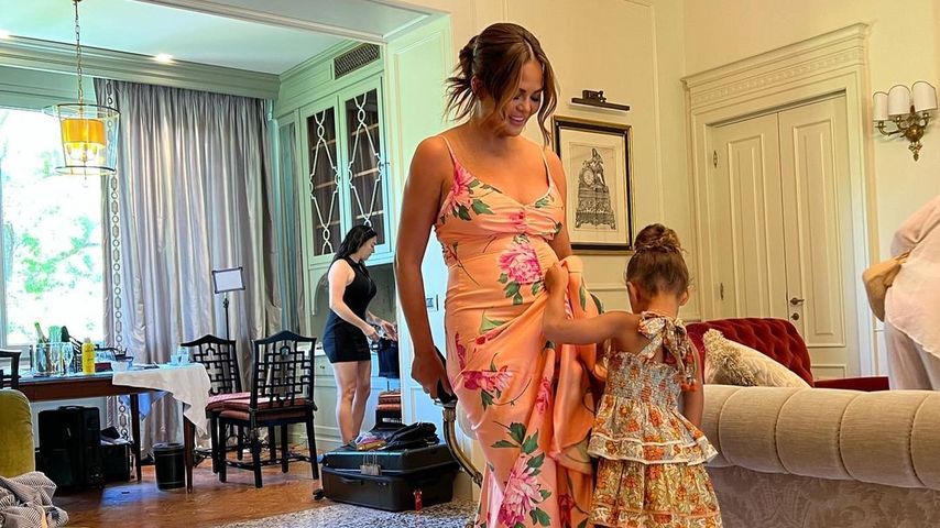 Chrissy Teigen mit ihrer Tochter Luna Simone im August 2022