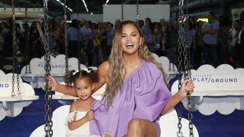 Luna Simone und Chrissy Teigen im Juni 2019