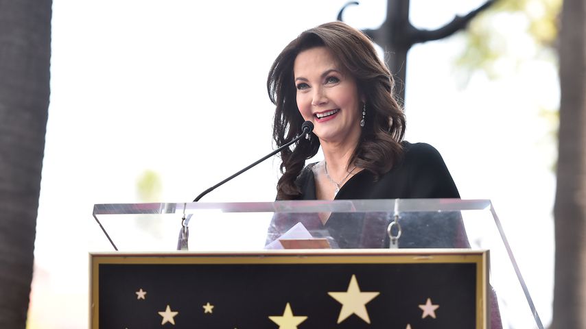 Lynda Carter bedankt sich für ihren Stern auf dem Walk of Fame