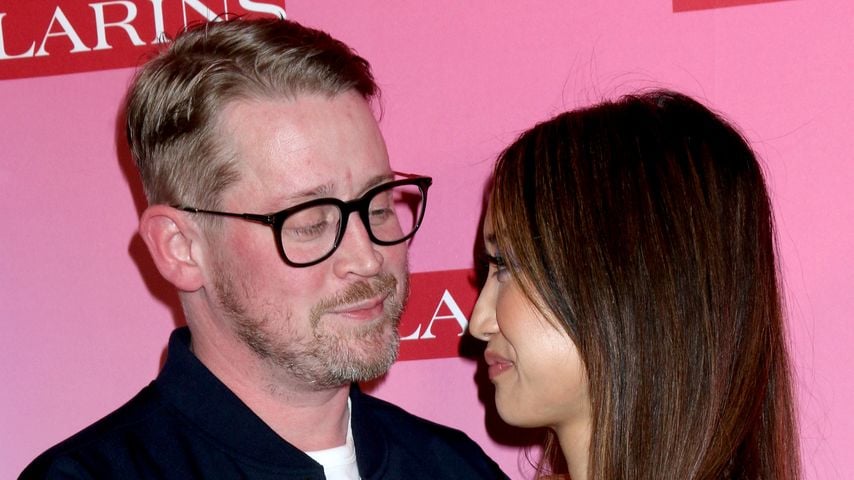 Macaulay Culkin und Brenda Song turteln auf dem Red Carpet
