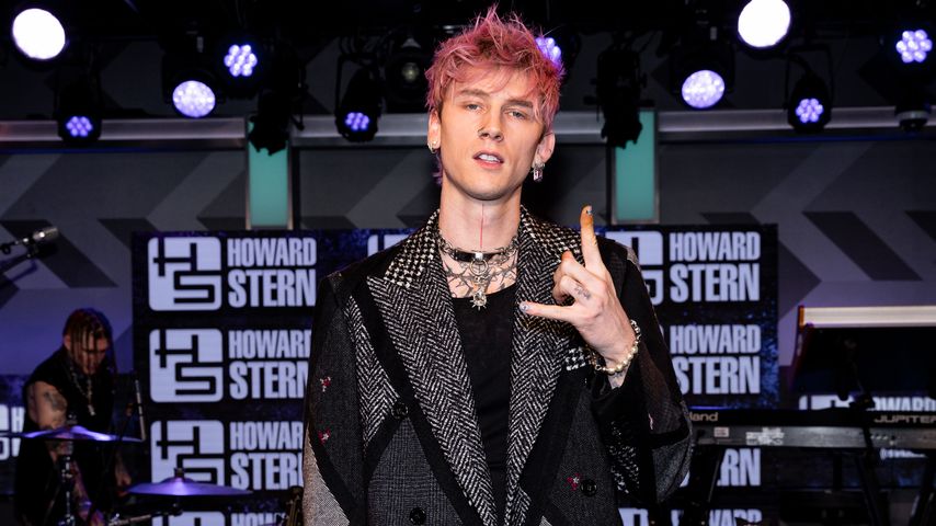 Machine Gun Kelly bei "The Howard Stern Show" im März 2022 in Los Angeles