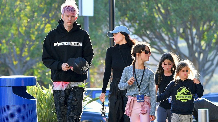 Machine Gun Kelly, Megan Fox und die Kids im März 2022 in Kalifornien