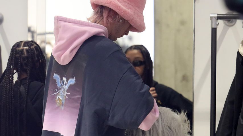 Machine Gun Kelly mit seiner Tochter Casie in Mailand