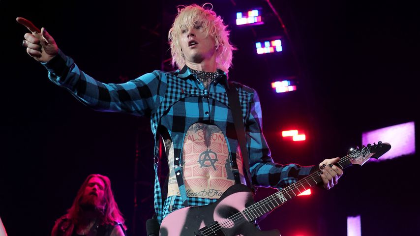 Machine Gun Kelly, Sänger