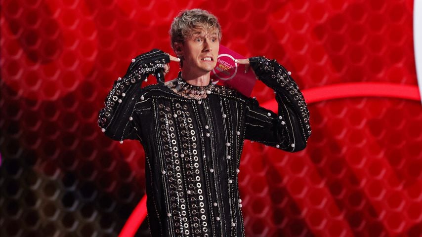 Machine Gun Kelly bei den American Music Awards 2021