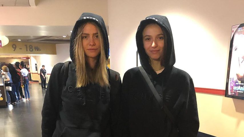 Maddie Phillips und Anjelica Bette Fellini, "Teenage Bounty Hunters"-Darstellerinnen