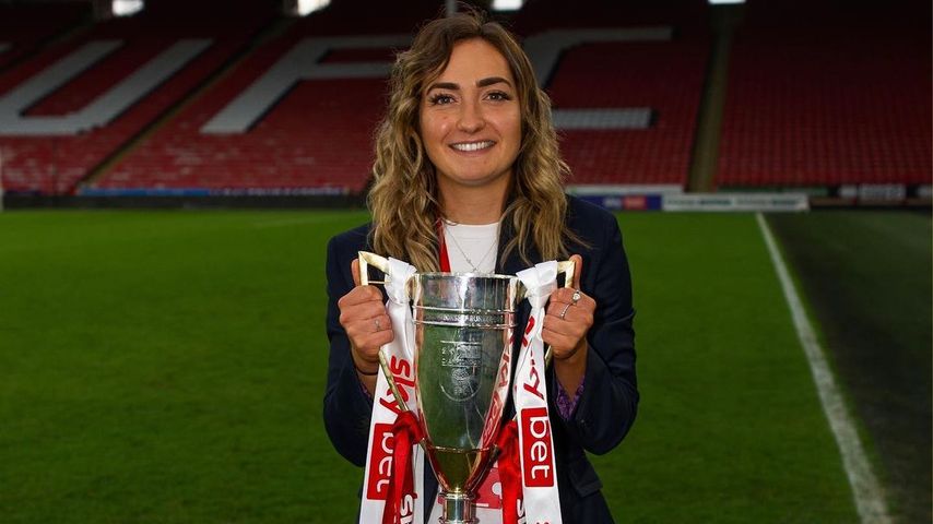 Madeleine Cusack, Fußballstar