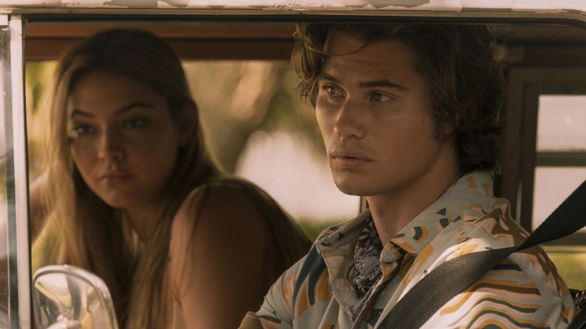 Madelyn Cline und Chase Stokes in "Outer Banks"