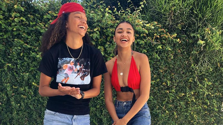 Madison Bailey (rechts) mit ihrer Freundin Mariah Linney