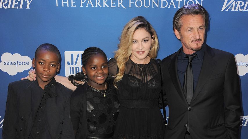 Cool! Madonnas Sohn David rockt im Badezimmer ab