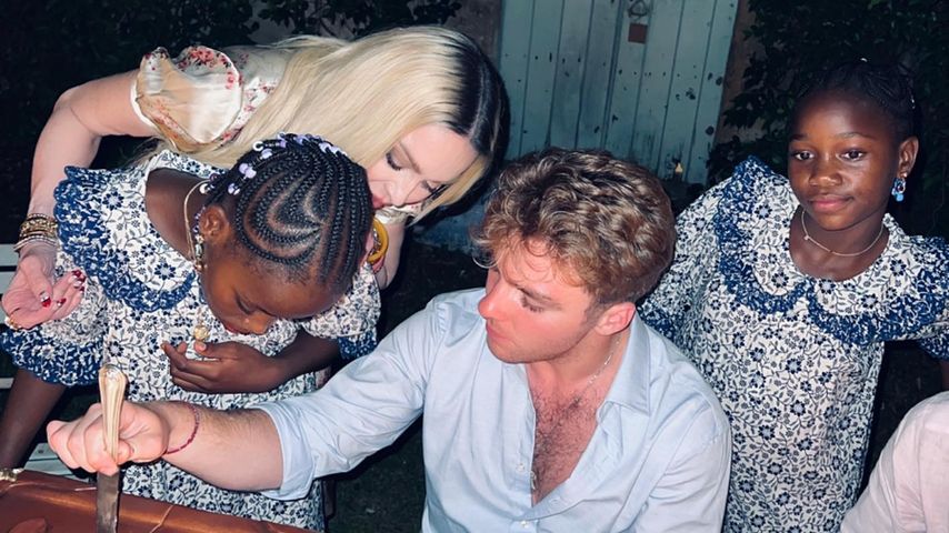 Madonna mit ihren Kindern in Italien, 2022