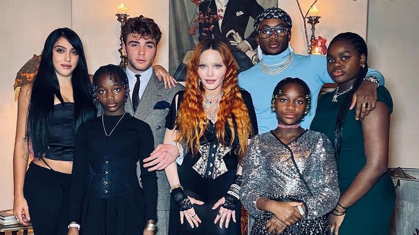 Madonna mit ihren Kindern, 2022
