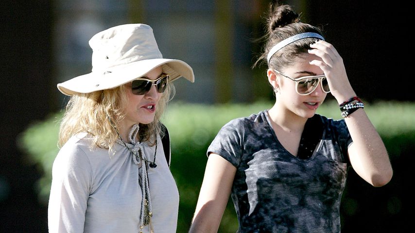 Madonna mit ihren Kindern Mercy James und Lourdes in Lilongwe, Malawi