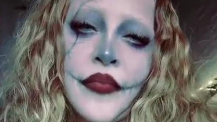 Zu Halloween: Madonna posiert als Zombie mit XXL-Dekolleté