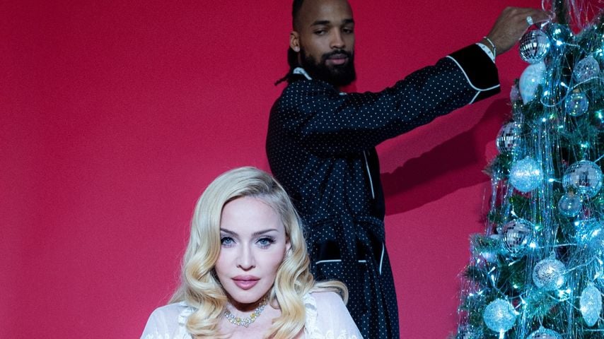 Madonna schickt ihren Fans in Dessous sexy Weihnachtsgrüße