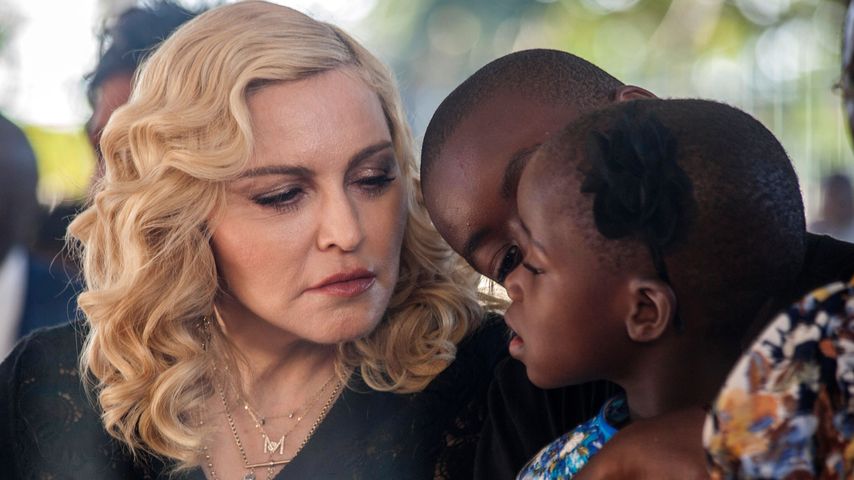 Madonna und zwei ihrer Kinder im Jahr 2017