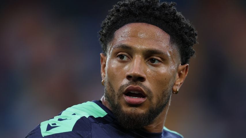 Fans schockverliebt: Nigerianischer WM-Torwart geht viral