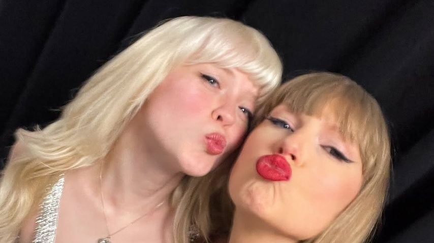 Maisie Peters und Taylor Swift bei der Eröffnung der "Eras"-Tour, 2023