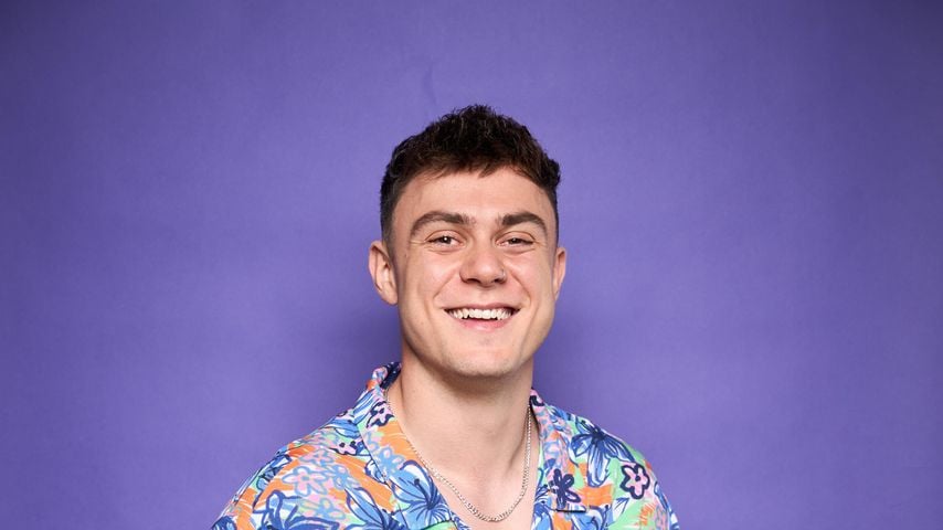 "Make Love, Fake Love"-Andreas