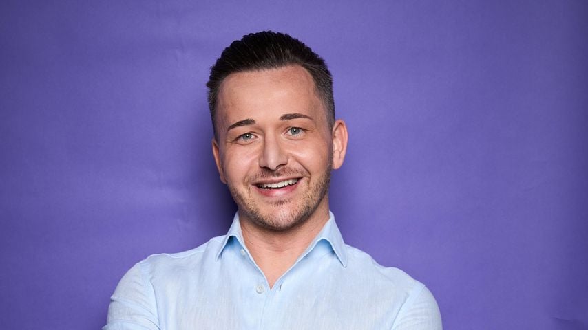 "Make Love, Fake Love"-Daniel posiert