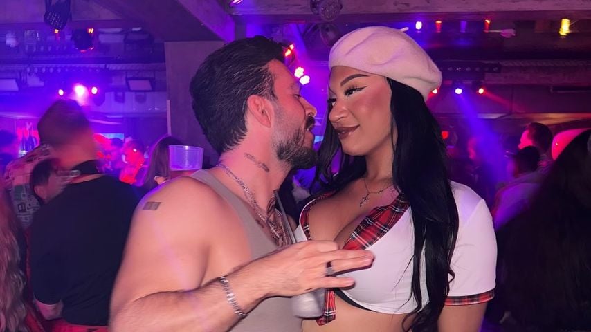 Würde Promihof-Star Chelsea Montgomery Reality-Boy daten?