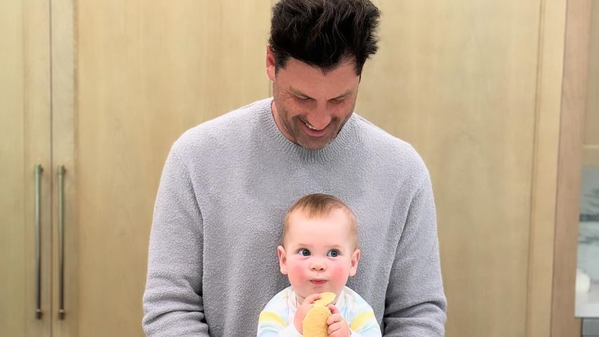 Tänzer  Maksim Chmerkovskiy mit seinem Sohn Rio