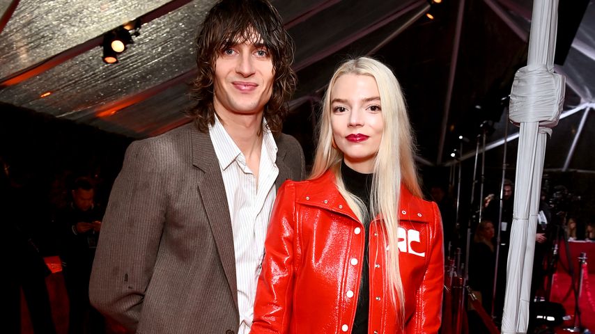 Malcolm McRae und Anya Taylor-Joy bei der Jam for Janie Grammy Awards Viewing Party, 2024