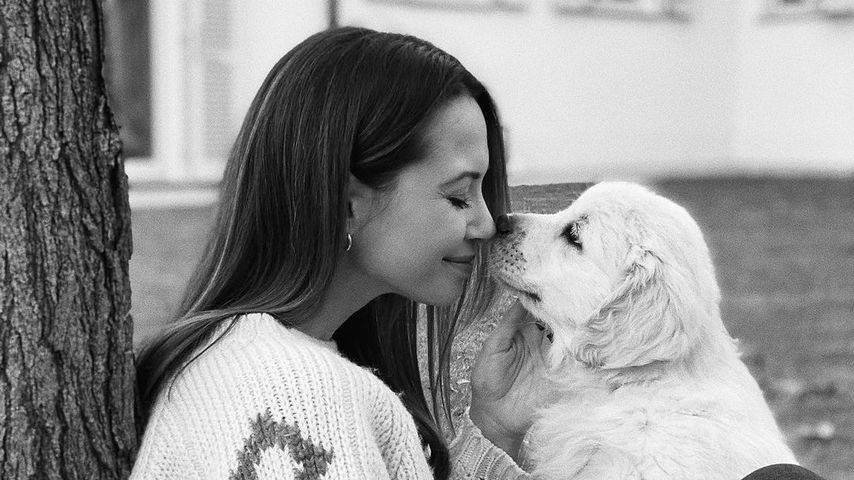 Mandy Capristo mit einem Hund