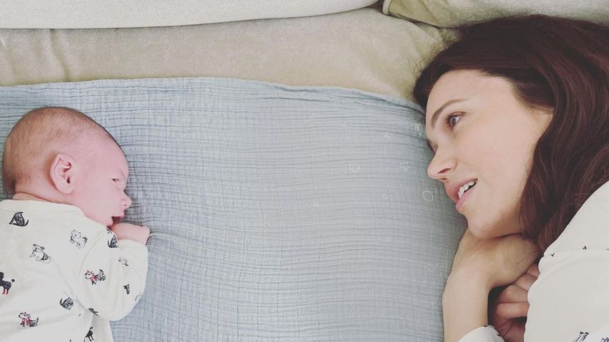 Mandy Moore (r.) mit ihrem Sohn August Harrison