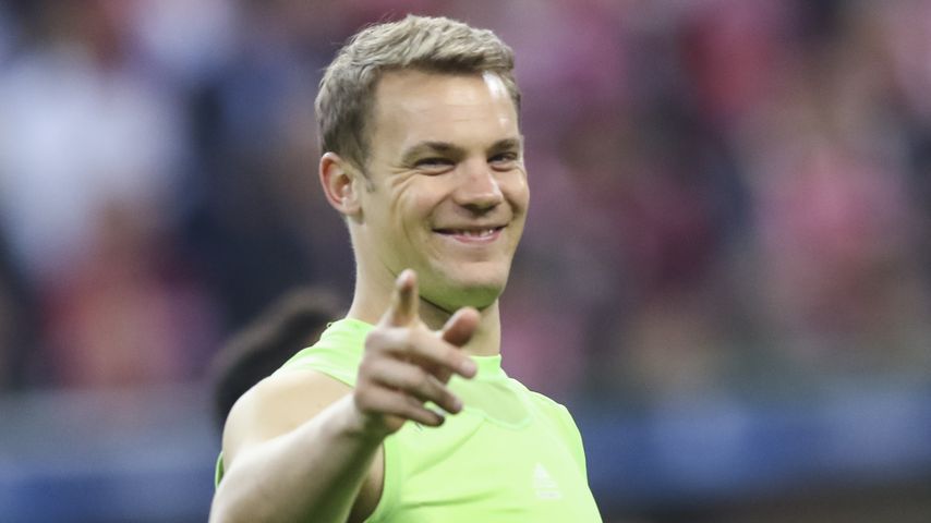 1. Auftritt mit seiner Nina: Das ist Manuel Neuers Neue!