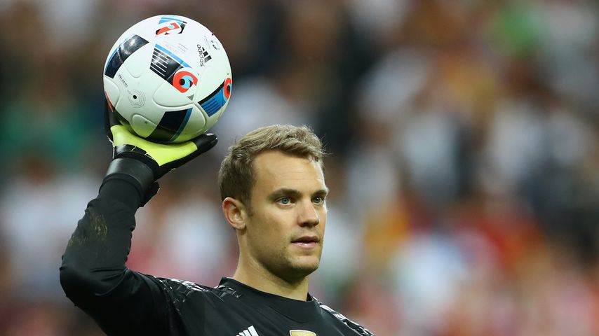 Urlaub und Reha! Torwart Manuel Neuer macht Thailand-Trip