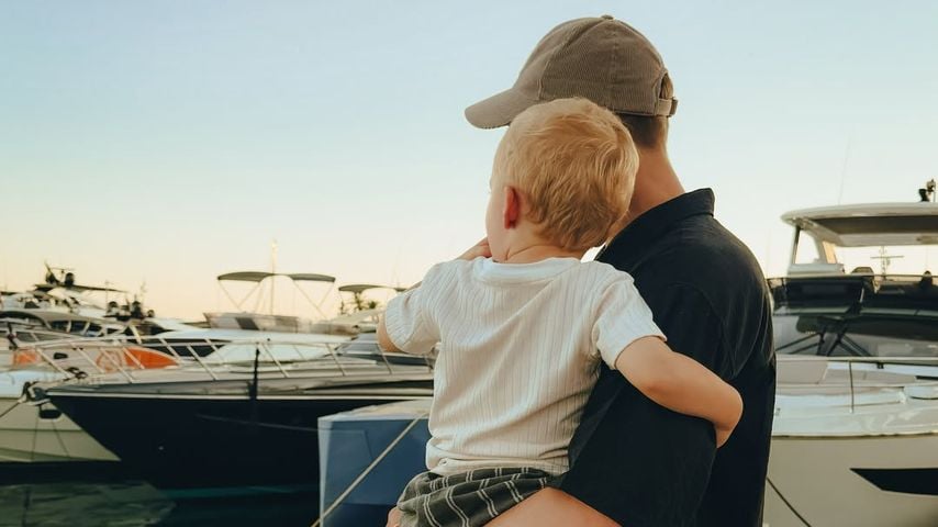 Manuel Neuer und sein Sohn Luca, Juli 2026