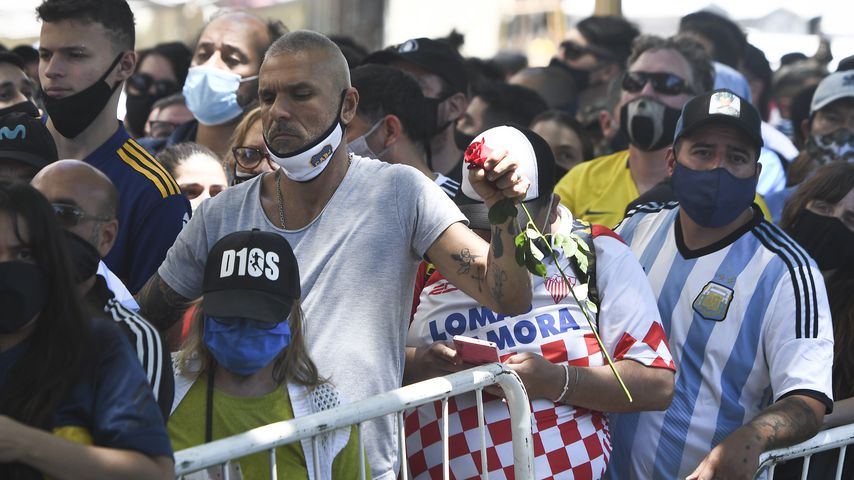 Fans bei Diego Maradonas Totenwache