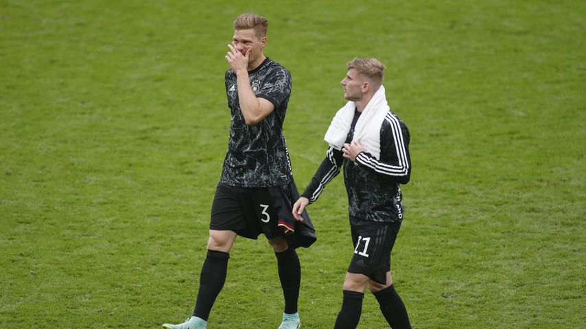Marcel Halstenberg und Timo Werner nach der EM-Niederlage gegen England