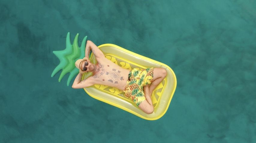 Marco Goldenauer im Musikvideo zu "Sommer, Sonne, blaues Meer"