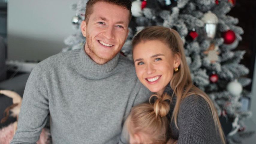 Marco Reus mit seiner Frau Scarlett und seiner Tochter