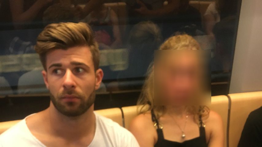 Bachelorette-Boy Marco Schmidt mit einer unbekannten Frau 2019