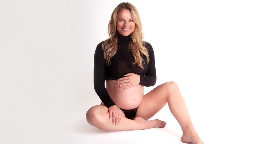 Mareike Schneider mit Babybauch
