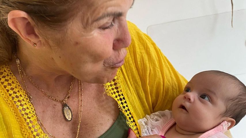 Cristiano Ronaldos Mutter kuschelt mit Baby Bella Esmeralda