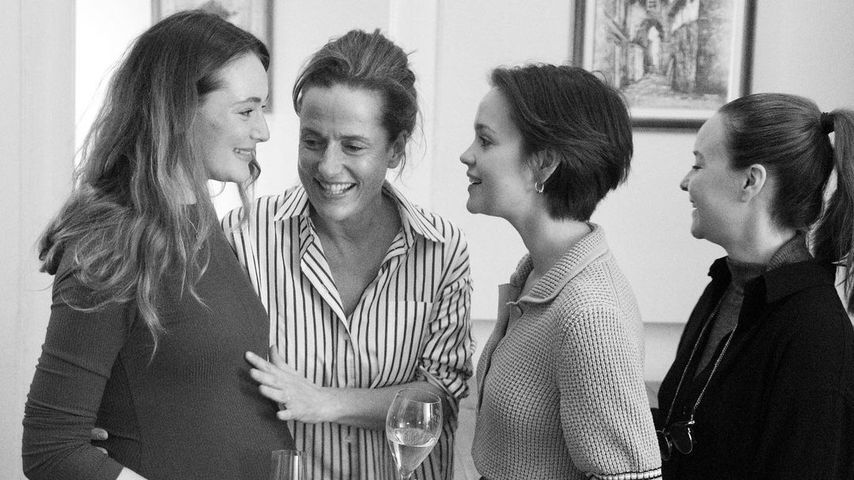 Süß: "Ku'damm"-Stars schmeißen Babyshower für Maria Ehrich!